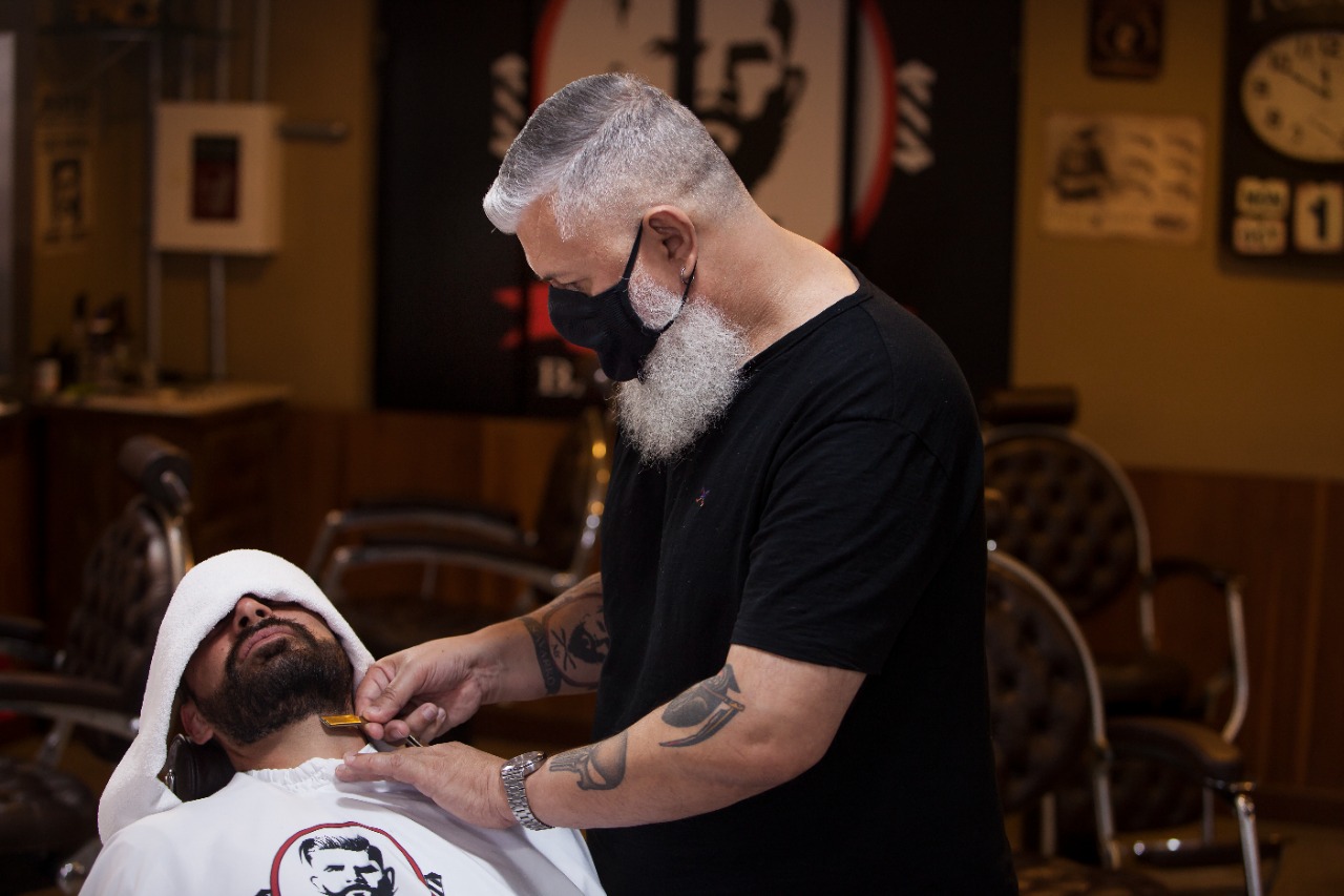 Barba Falhada: Como Disfarçar as Falhas e Estimular um Crescimento Mais Uniforme
