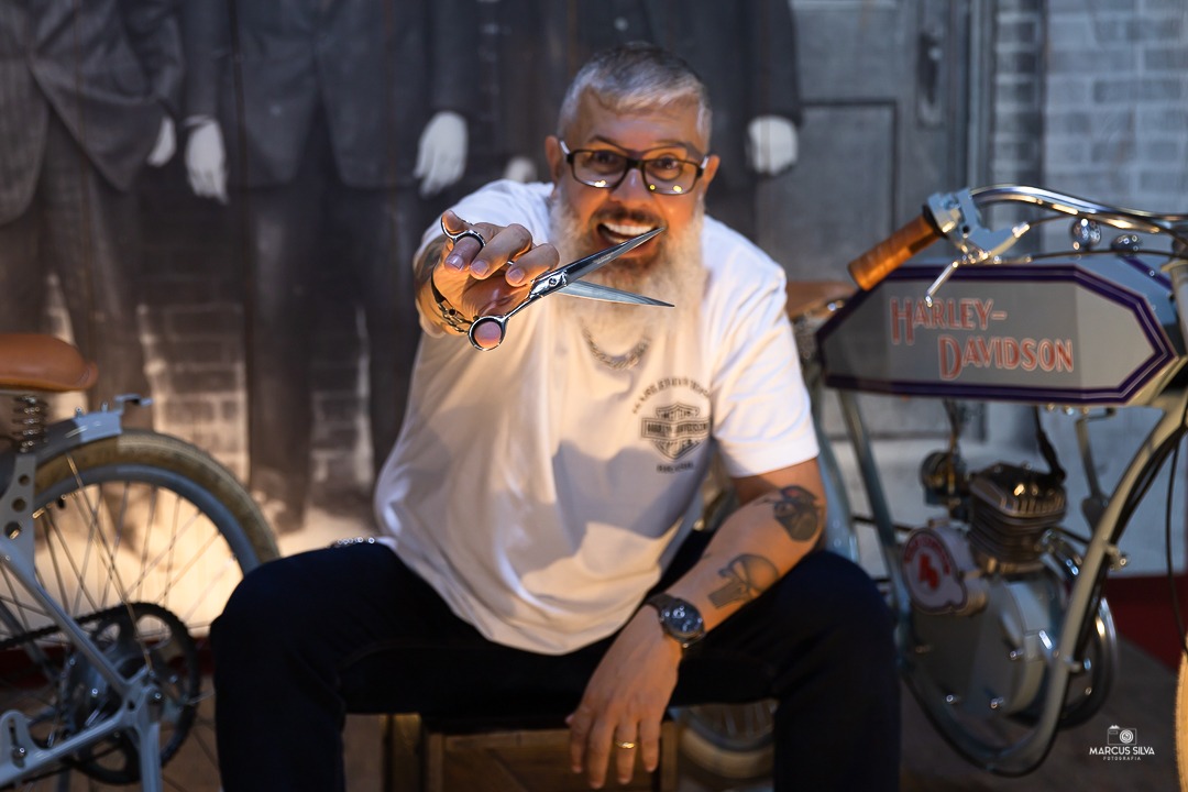 Muito Além do Corte: Como a Experiência em uma Barbearia Pode Transformar o Seu Momento de Autocuidado